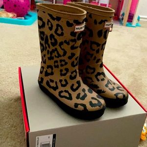 Hunter girls leopard print boots